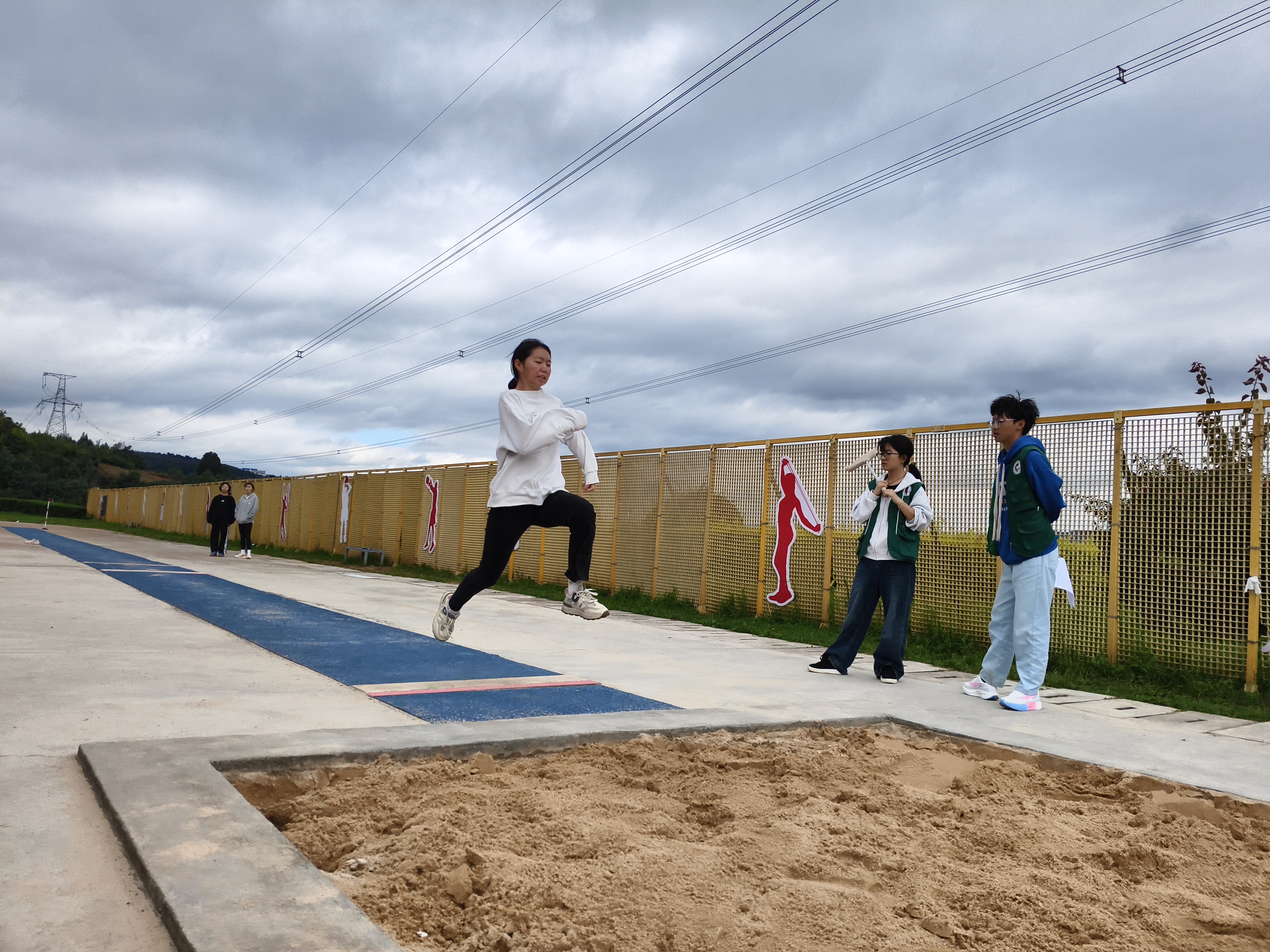 跳远5.jpg